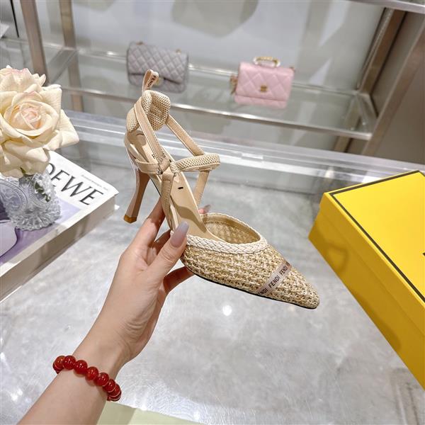 2025112818418992 260